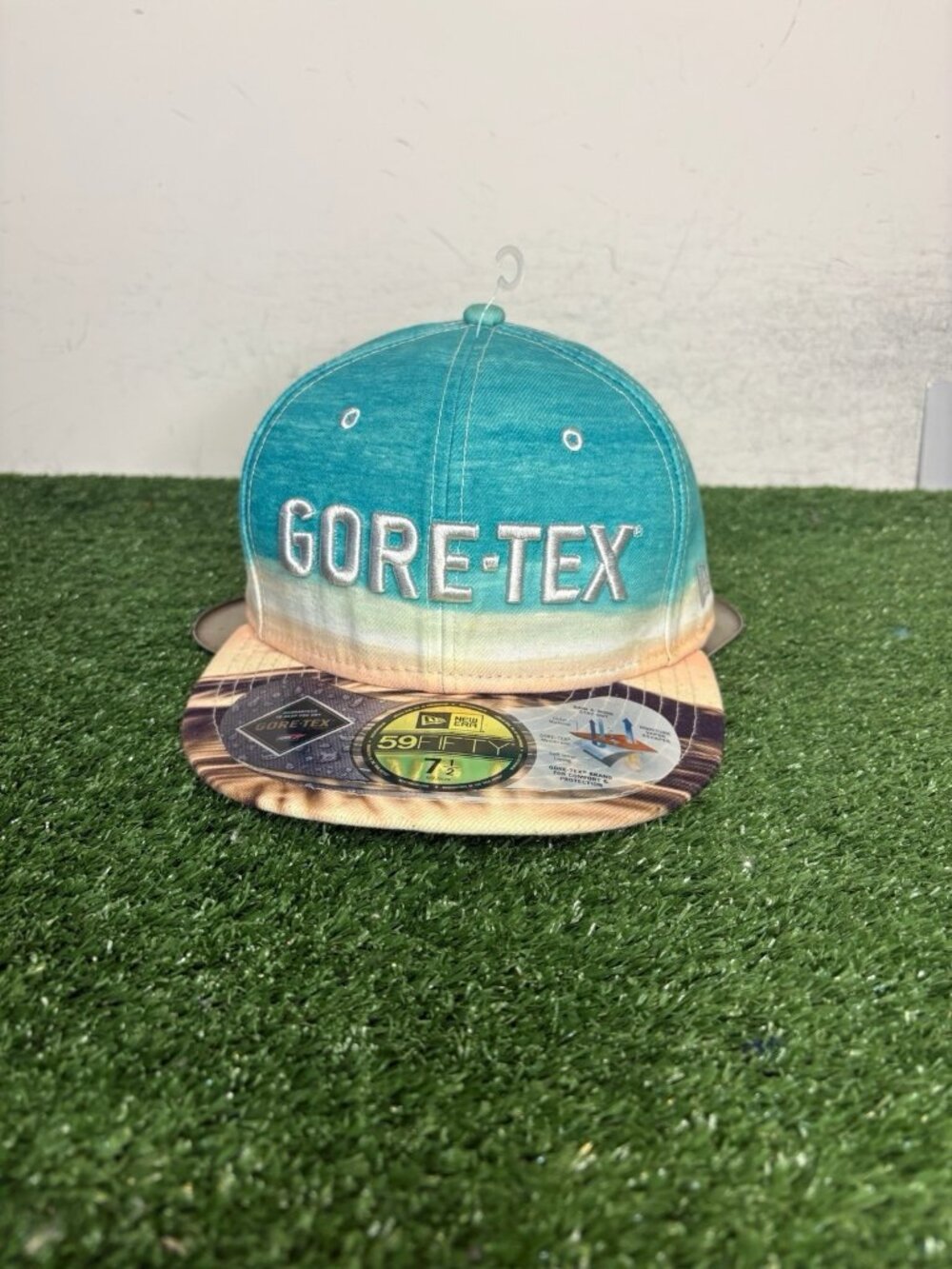 New Era hat cap fitted 7 1/2 blue tan goretex waterproof limited edition mens